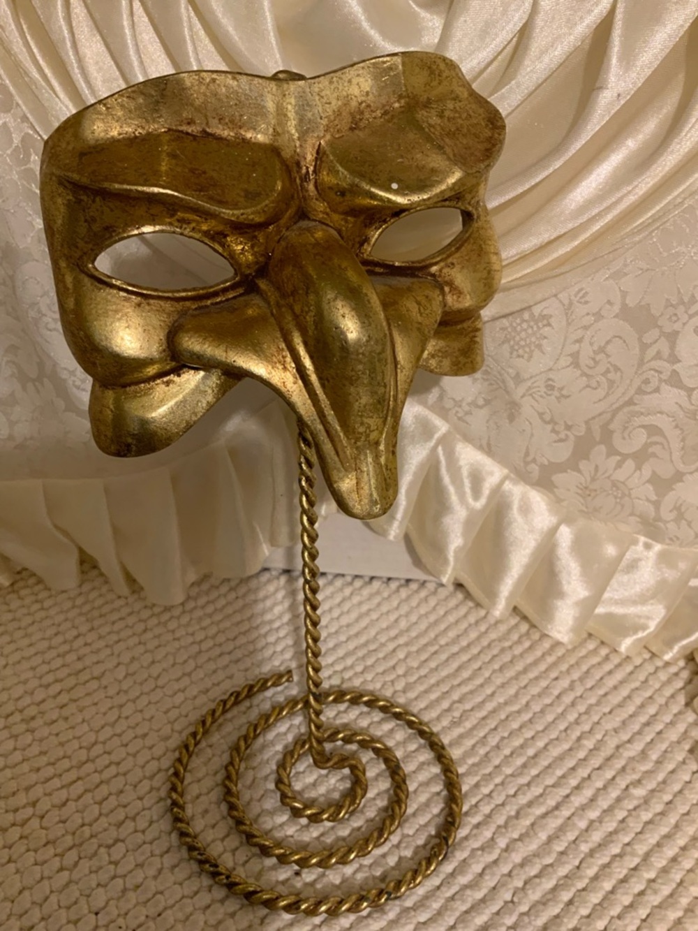 TABLETOP MASK